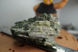 Epidot  Grün    Stufe   Räumung Topstone