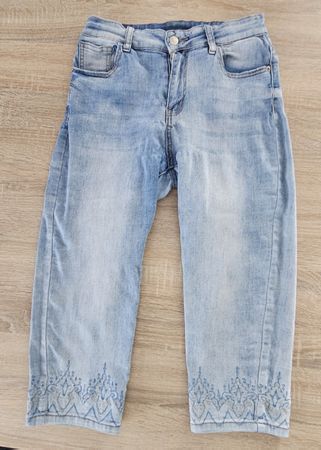Coole 3/4 Jeans Gr. M mit Stickerei - Top Zustand