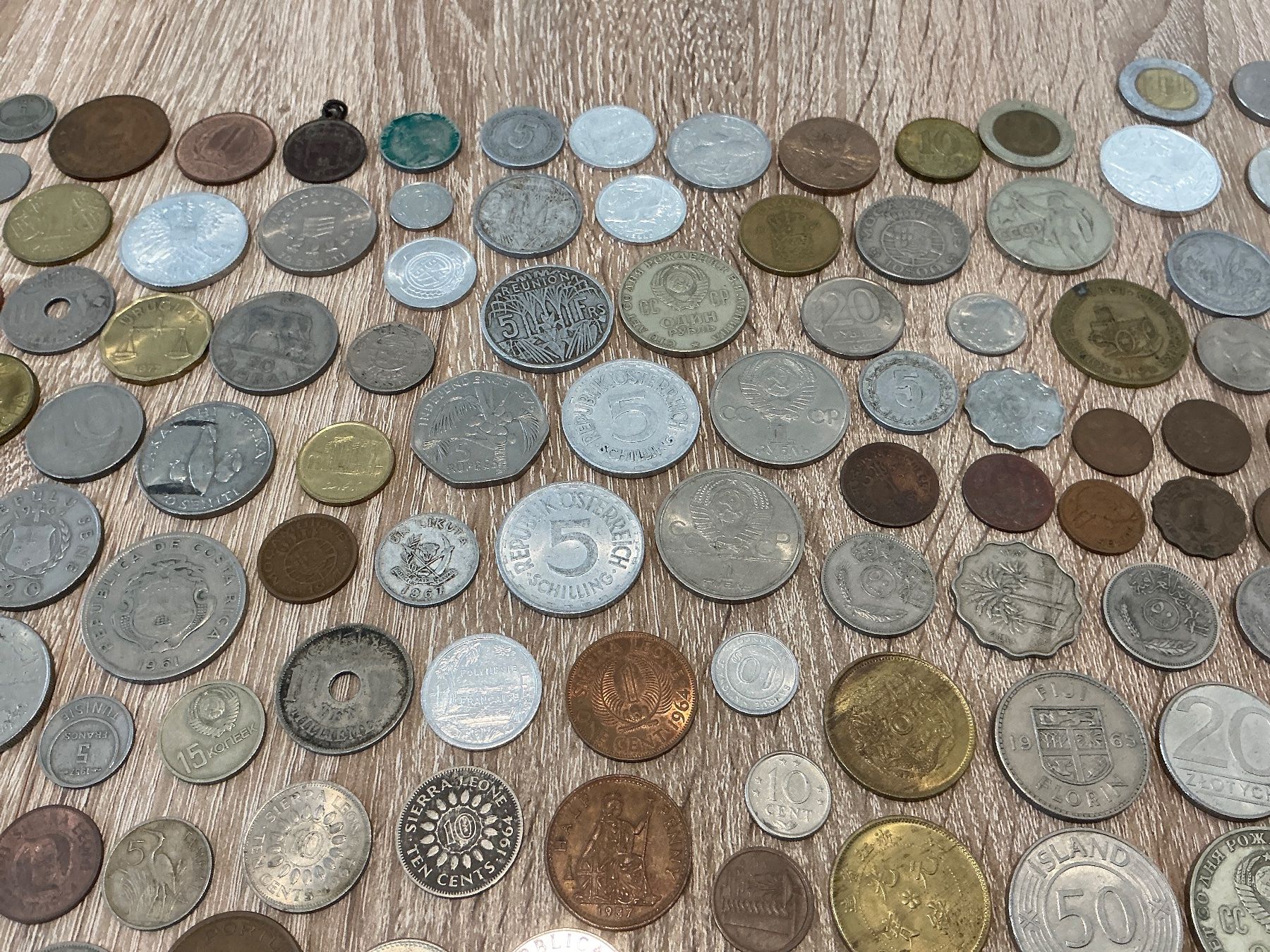Tutti le monete: Lot diverser Münzen weltweit – Usato da Oberurnen venduto da Numi2000 6