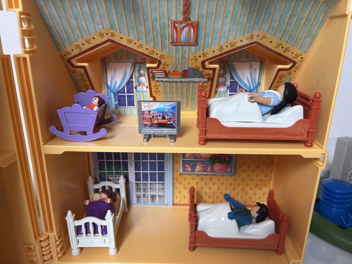 Playmobil Giocattoli: Playmobil Haus mit Einrichtung – Usato da Bern venduto da NILES8575 3