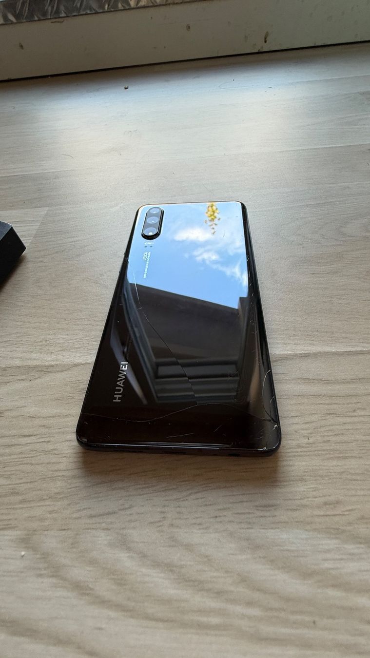 Huawei Telefoni cellulari / Smartphones: Huawei P30 - Mis à jour, réinitialisé – Difettoso da Treyvaux venduto da sophie_2210 1