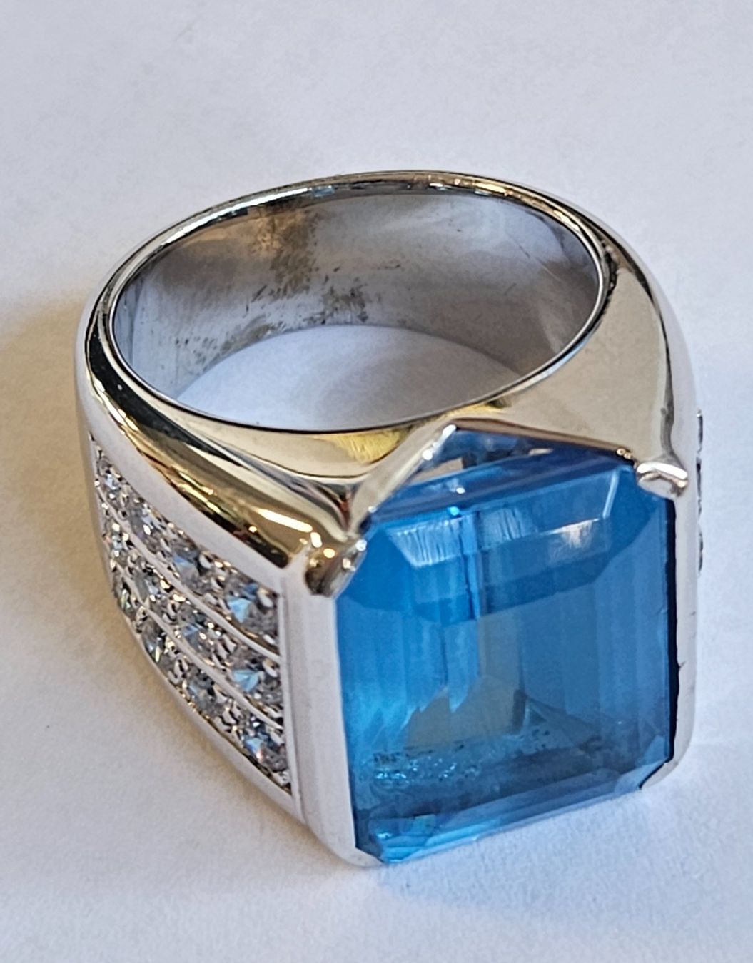 Anelli: Schwerer Edelstein Fingerring – Nuovo e nell'imballaggio originale da Zürich venduto da adriben 4