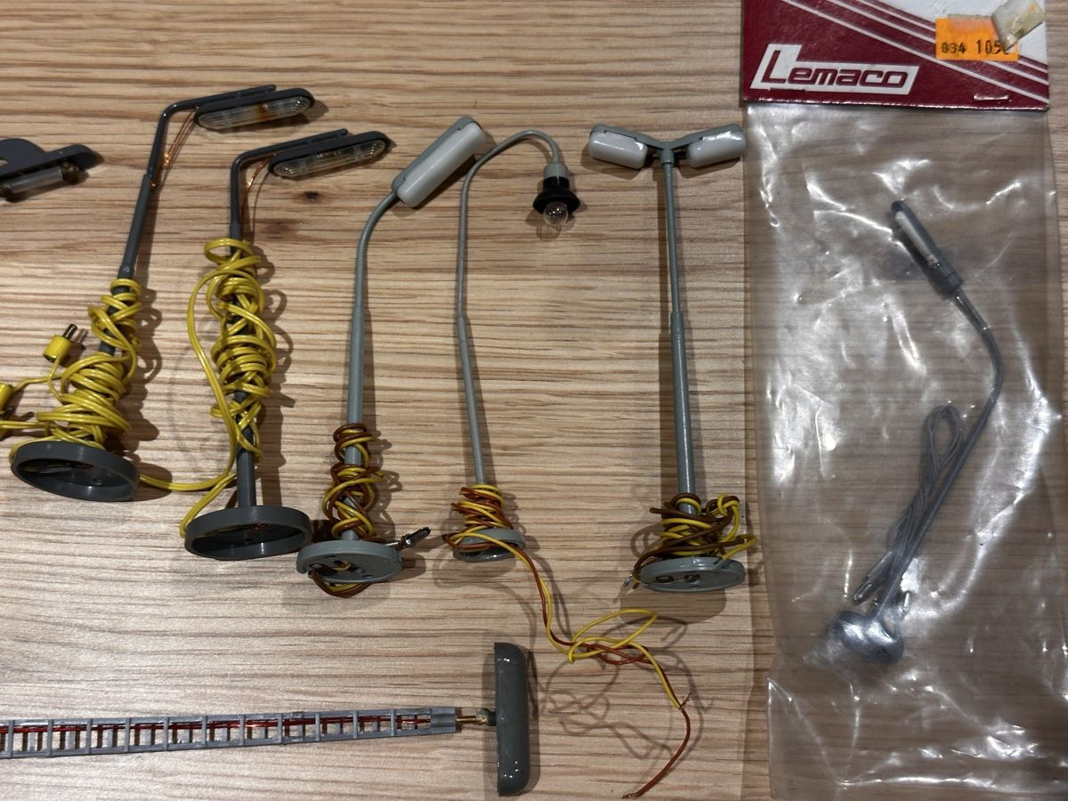Modellini di ferrovie: 9 x H0 Leuchten ab 19.- – Usato da Sennwald venduto da HARO-Import 2