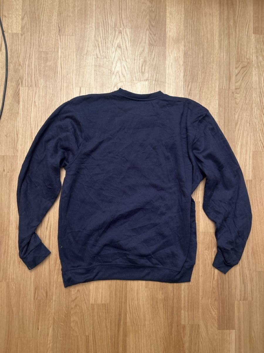 Champion Pulls & Sweat-shirts: Champion Pullover Dunkelblau Grösse  2XL – D'occasion à Luzern par ThrowbackVintage 2