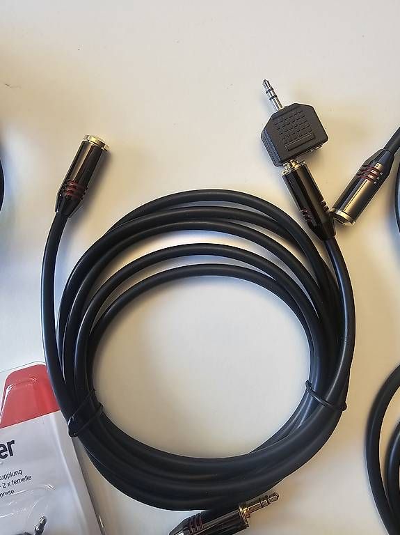 Cavi: Audio Adapter und Kabel – Usato da Bern venduto da Argia 2