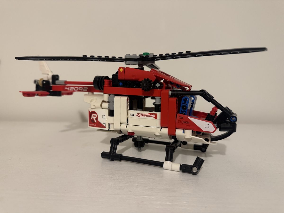 Lego Jouets: LEGO Technic Rescue helicopter  – D'occasion à Basel par Larissa81