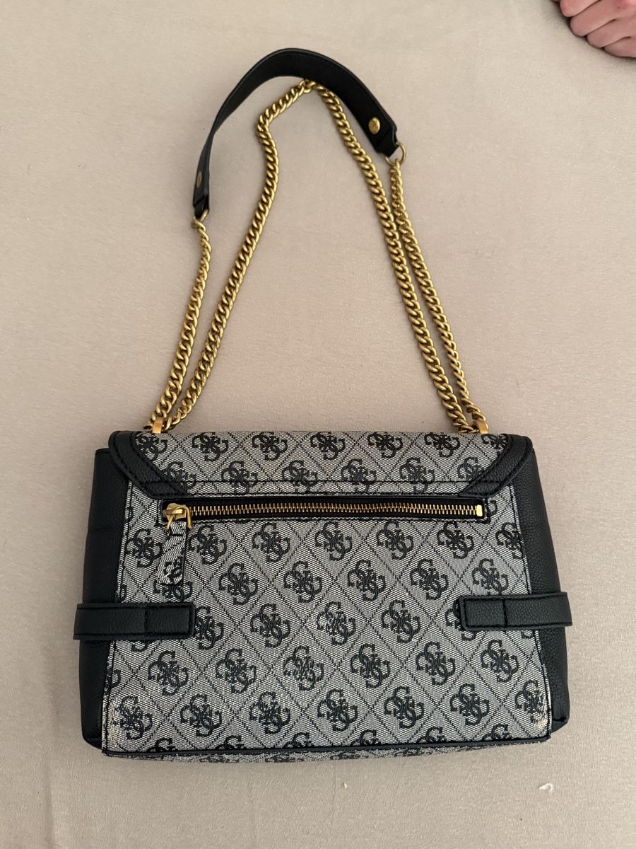 Guess Borse: Borsa Guess colore grigio/nero con tracolla – Usato da Giubiasco venduto da Giada._S 3