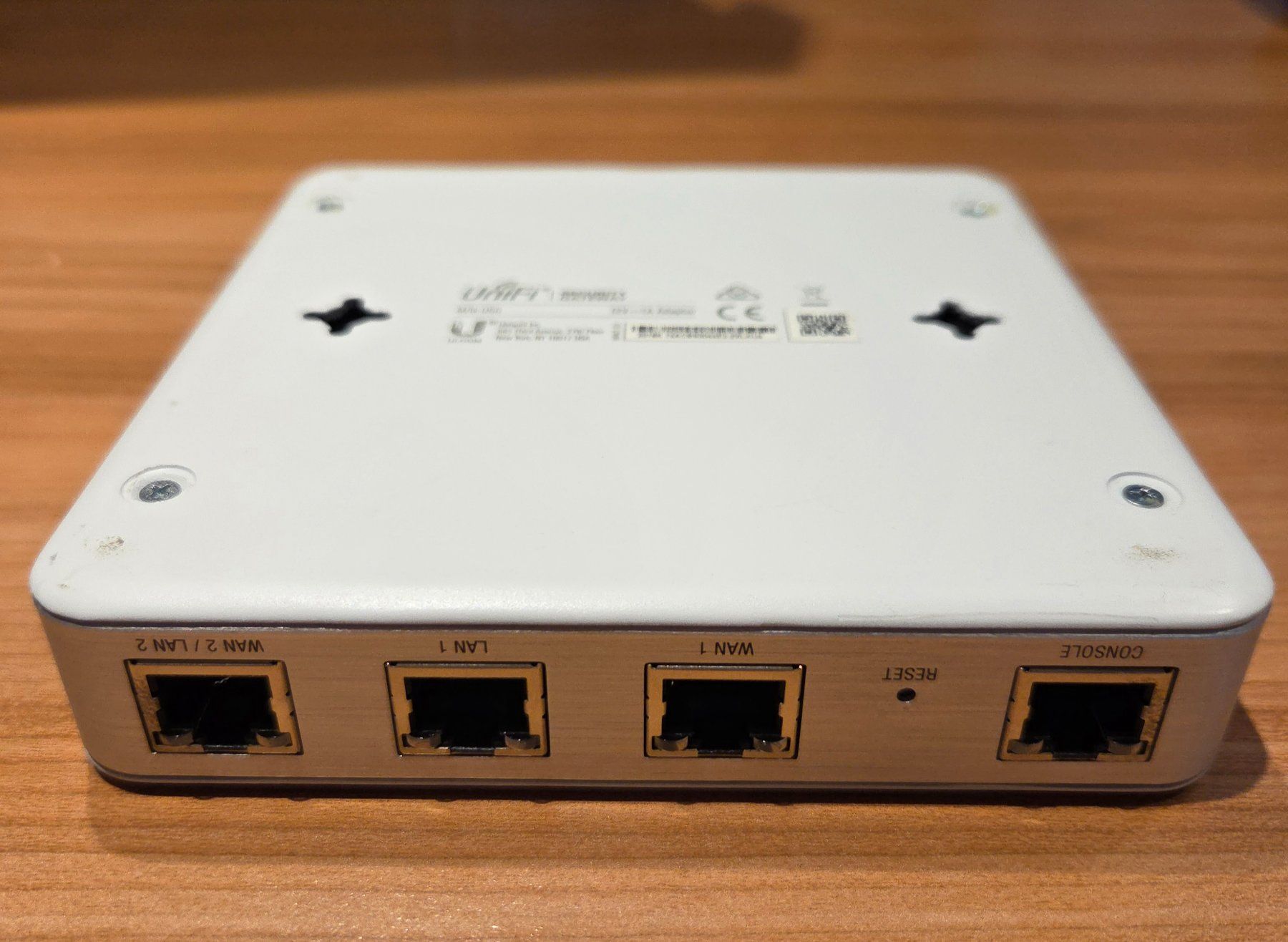 Ubiquiti Modems & Router: Ubiquiti Unifi Security Gateway – Gebraucht aus Malleray von plucs 1