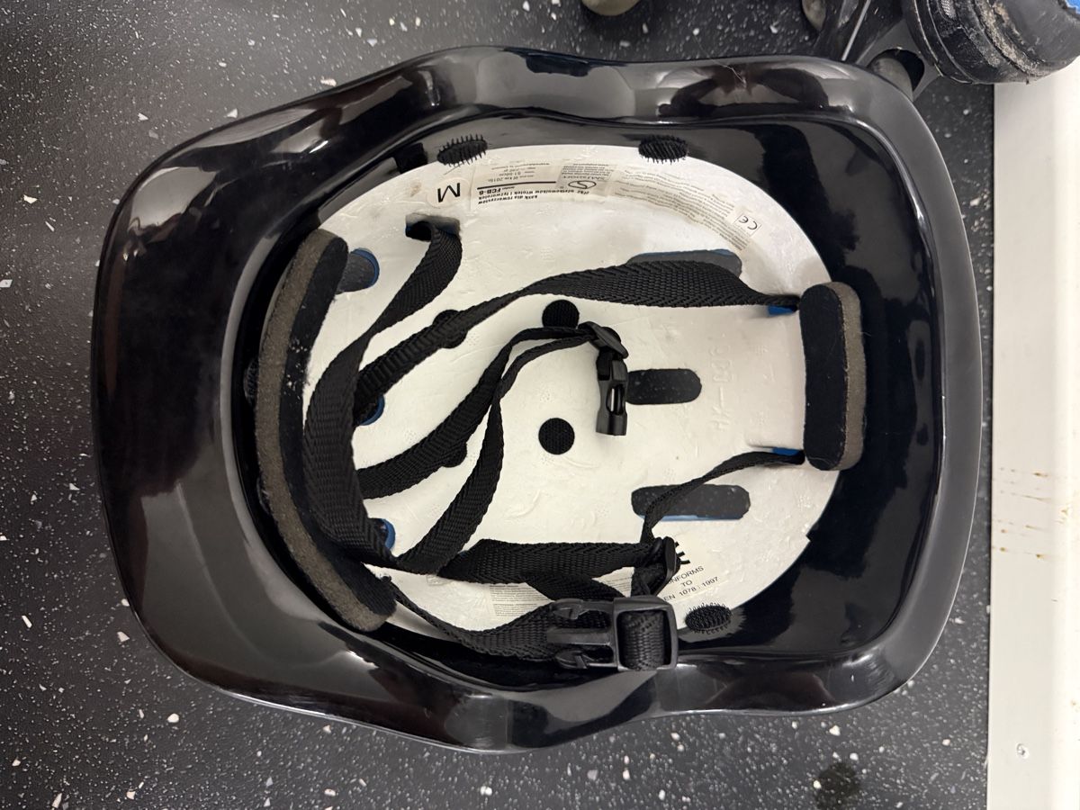 Casques: Helm und Rollschuhe – D'occasion à Frauenfeld par dom_ptg8 2