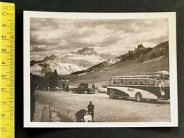 Marti-Autobus auf Passhöhe oder Parkplatz, Schweiz, Photo