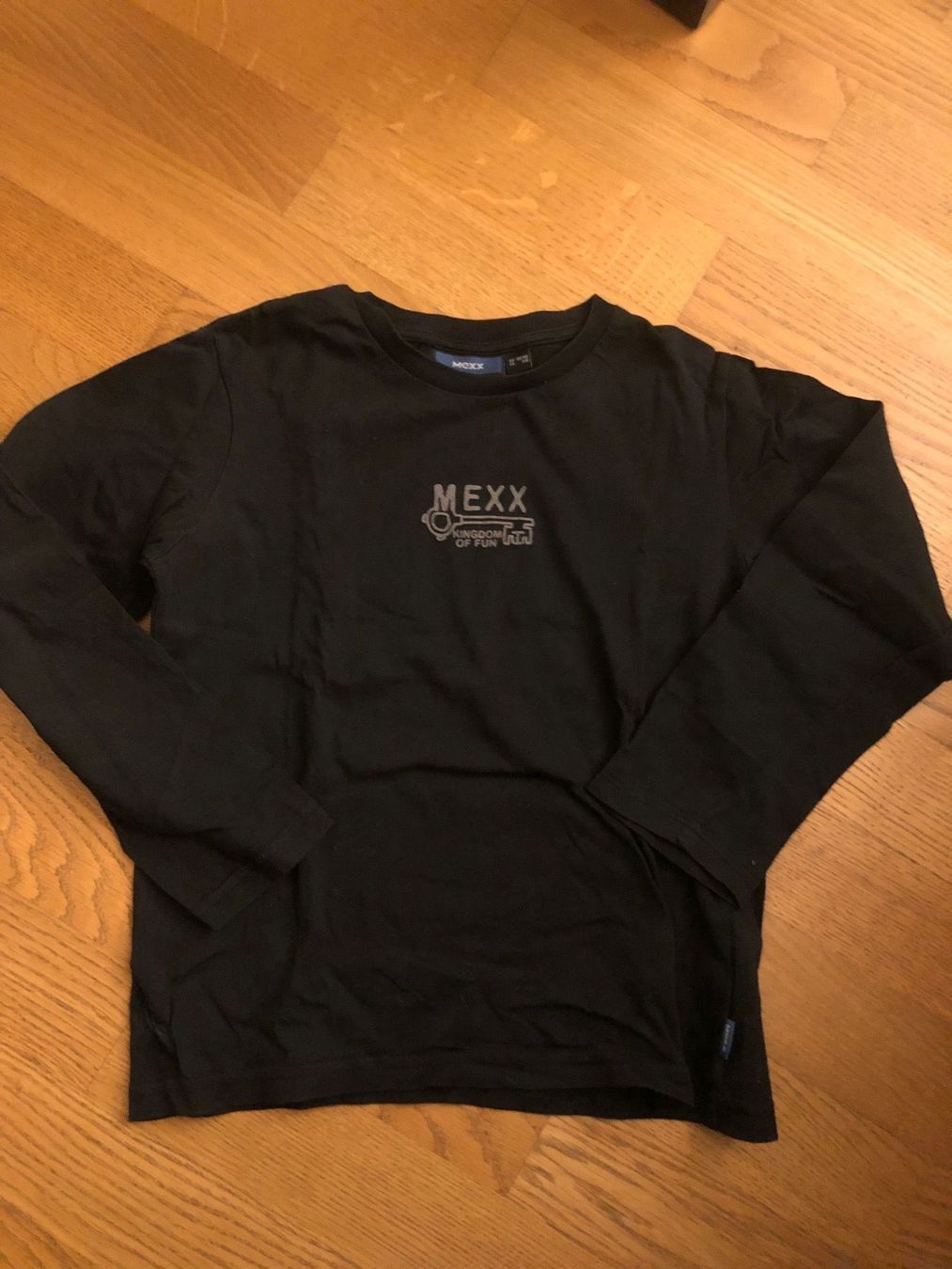 Mexx Pullover & Sweatshirts: MEXX SHIRT 134/140 – Gebraucht aus Wattwil von jopara 1