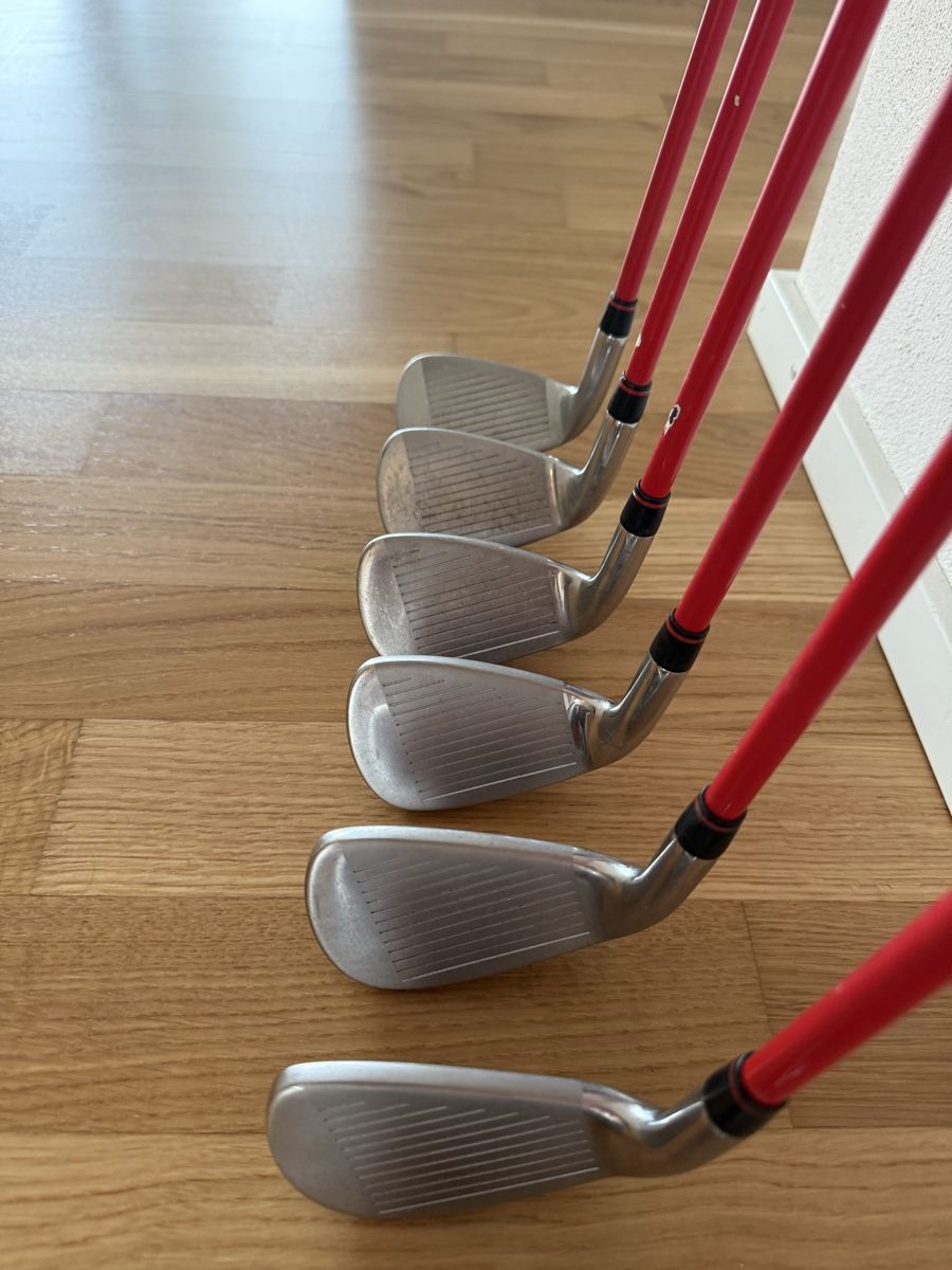Wilson Mazze & Set: Wilson D300 SuperLight Golfset – Graphitschäfte – Usato da St. Gallen venduto da TheBoy1 2