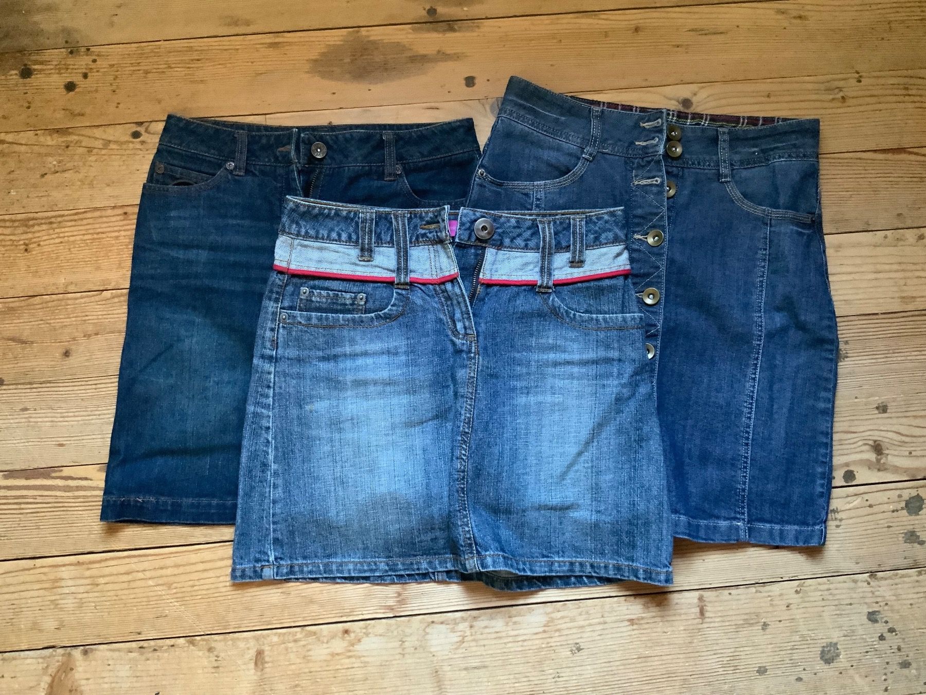 Gonne: 3 JEANSJUPES – Usato da Kehrsatz venduto da caramia02