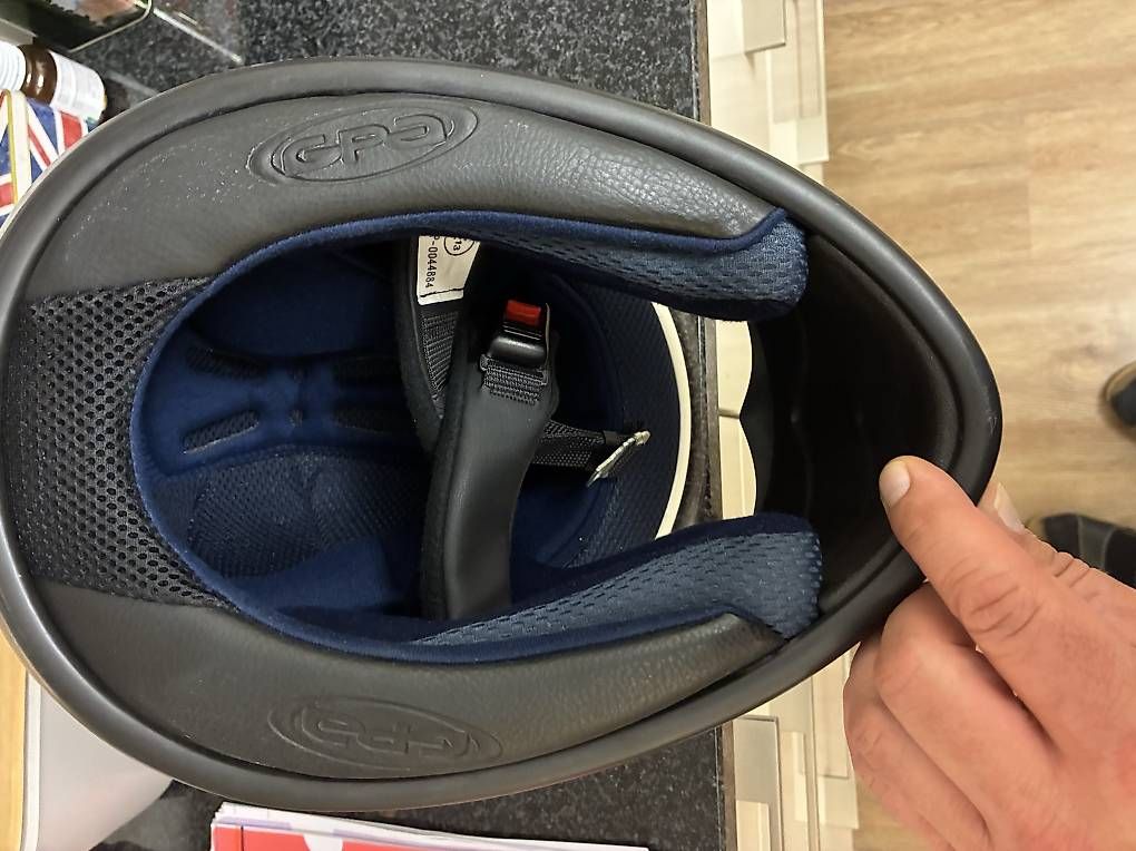 Helme & Visiere: Militär Motorradhelm – Gebraucht aus Samedan von Hedi306 3