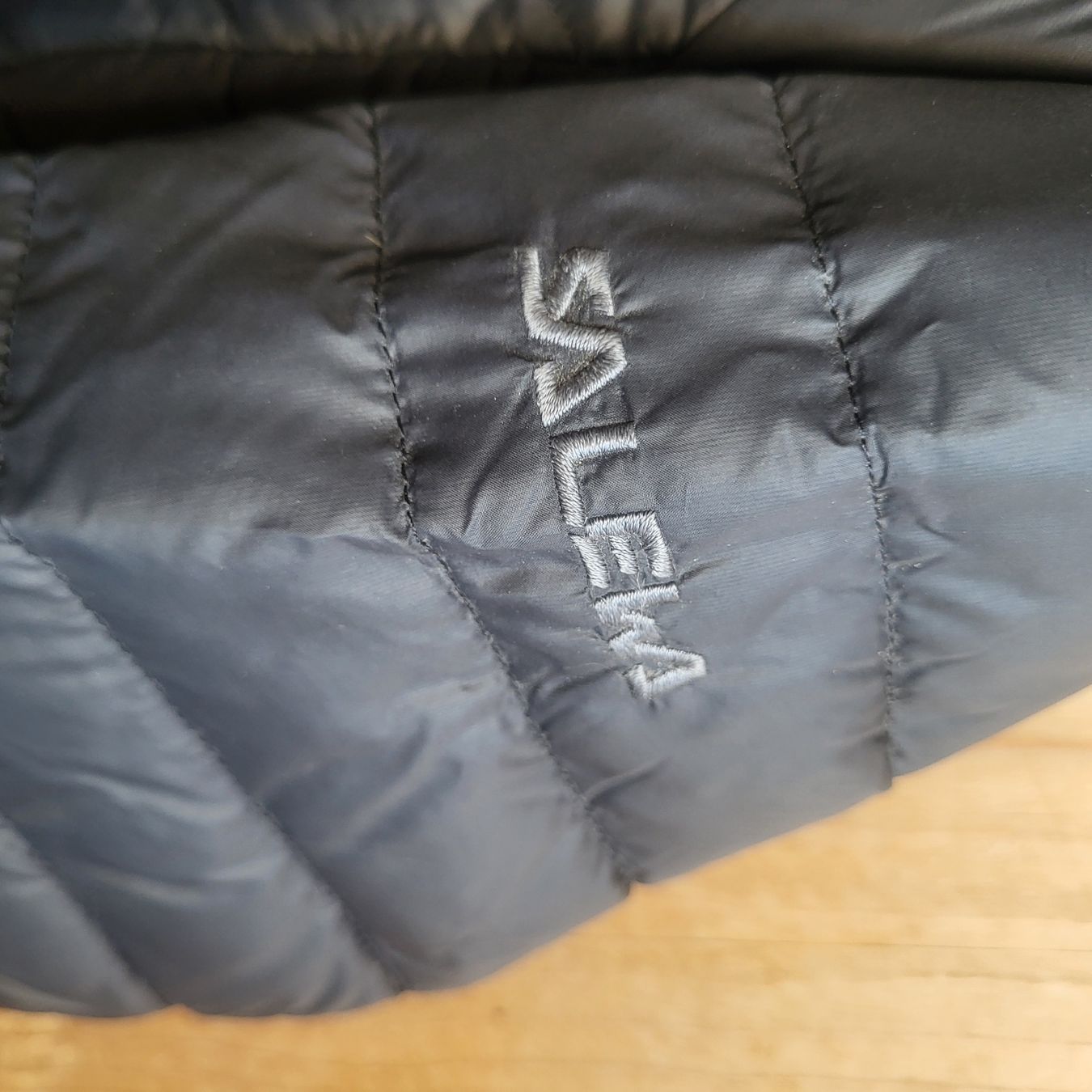 Salewa Giacche: SALEWA Daunenjacke Gr. 40 Dunkelgrau – Usato da Tägertschi venduto da TheChange 5