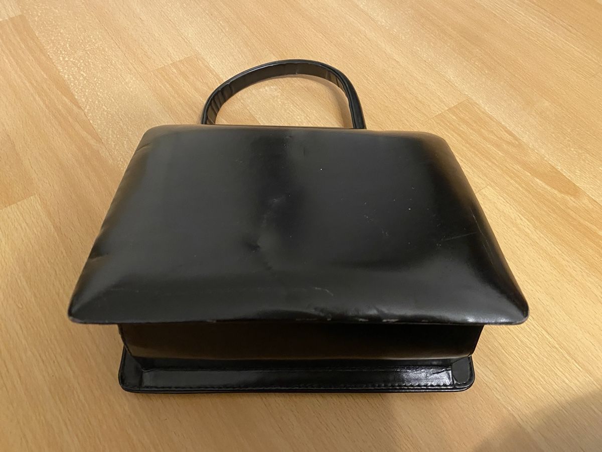Borse da donna: Schwarze Vintage Handtasche, Lackleder – Usato da Buchrain venduto da Sisi83 3
