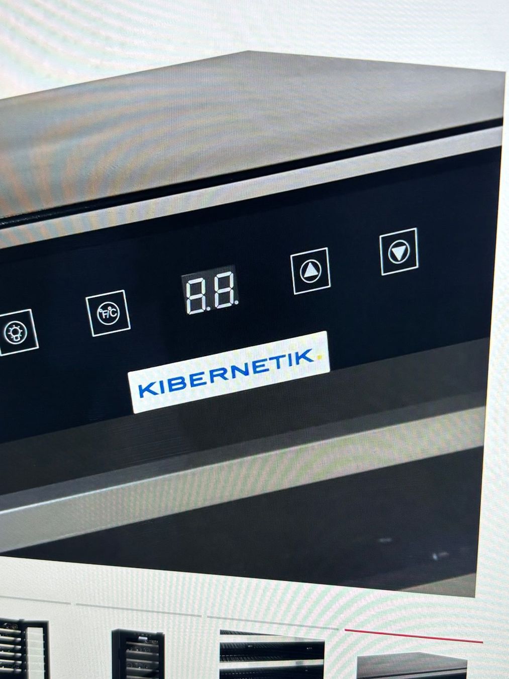 Réfrigérateurs: Weinklimaschrank Kibernetik M 4801 – D'occasion à Eggersriet par edendil 2