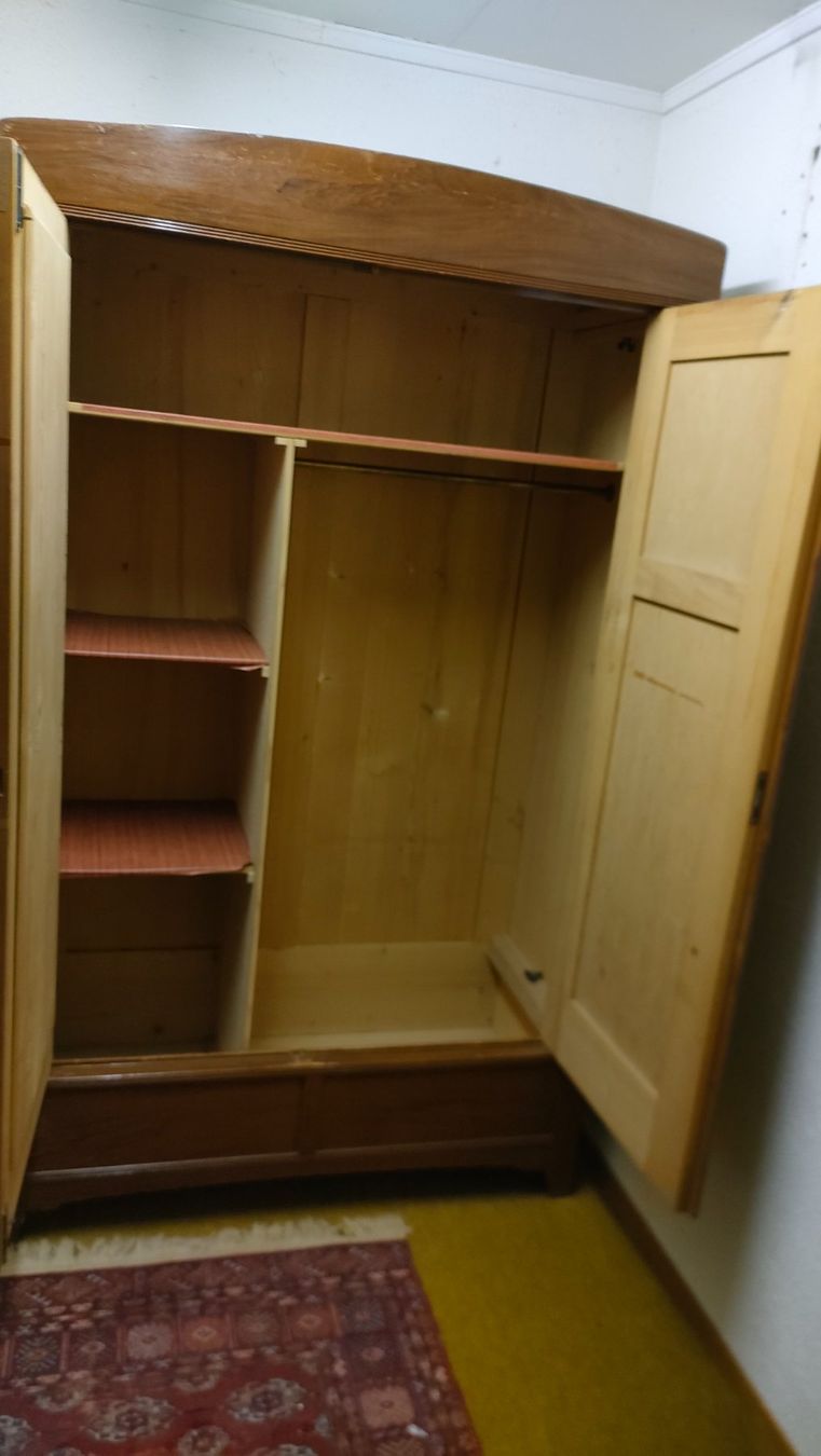 Armadi: Antiker Schrank mit Spiegel – Usato da Flawil venduto da rbdrei 1
