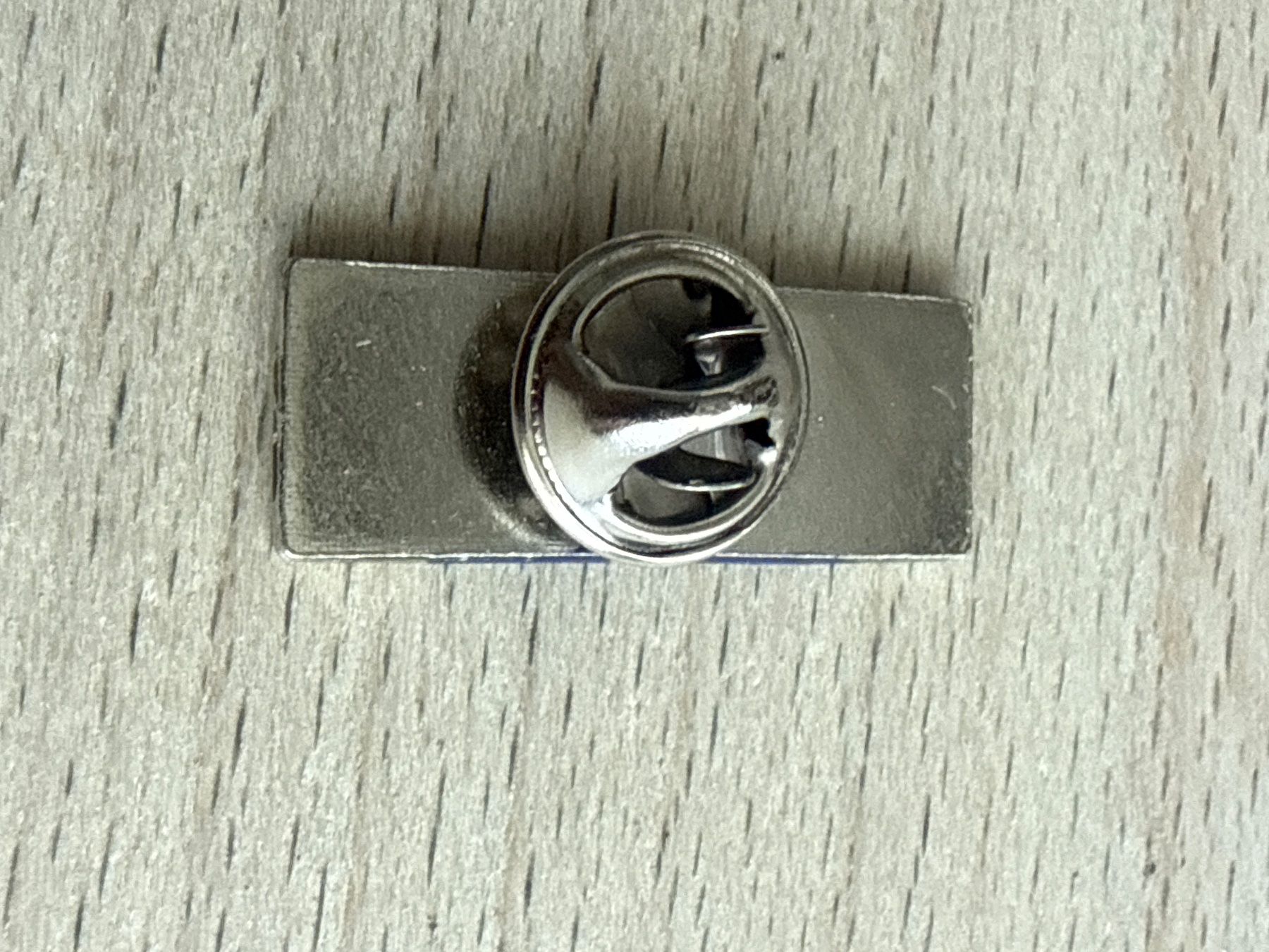 Placchette & Badge: Pin People on the Move – Usato da Glattbrugg venduto da Schweigmatt 1
