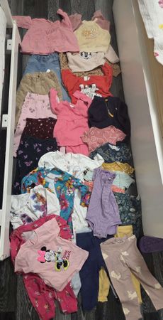 Grosses Mädchenkleiderpaket, Grösse 86,