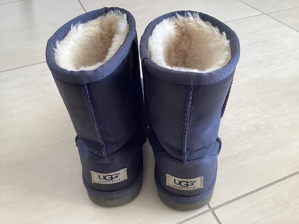 Scarpe per ragazze: UGG fille taille 33 – Usato da Prangins venduto da ann_5ngr