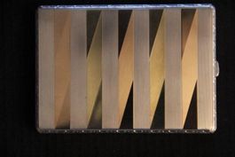 Etui à cigarettes en argent 900 .