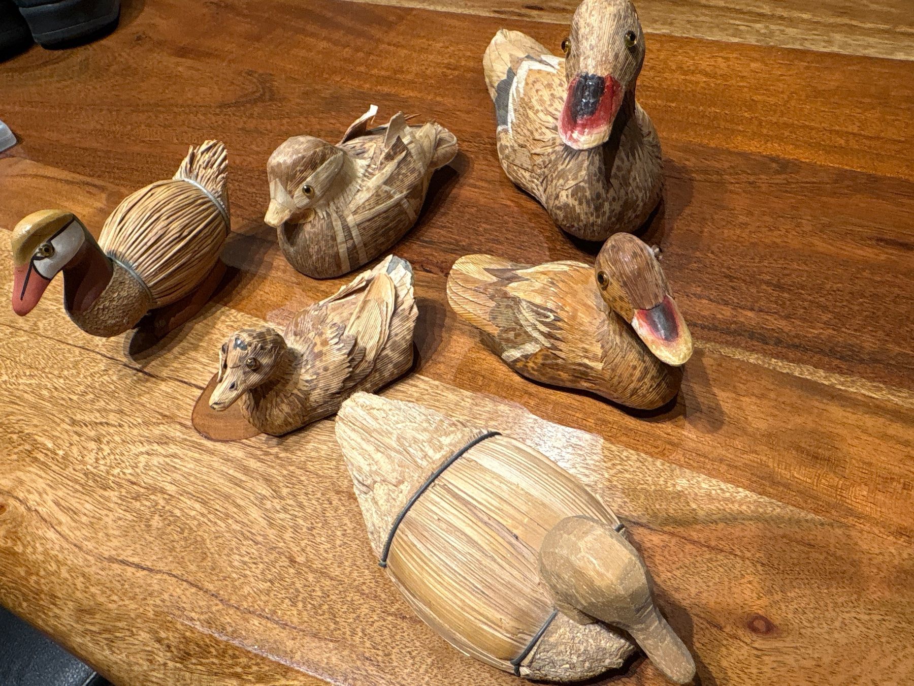 Statuette: Sechs Enten Figuren aus Stroh – Usato da Andwil SG venduto da schmei