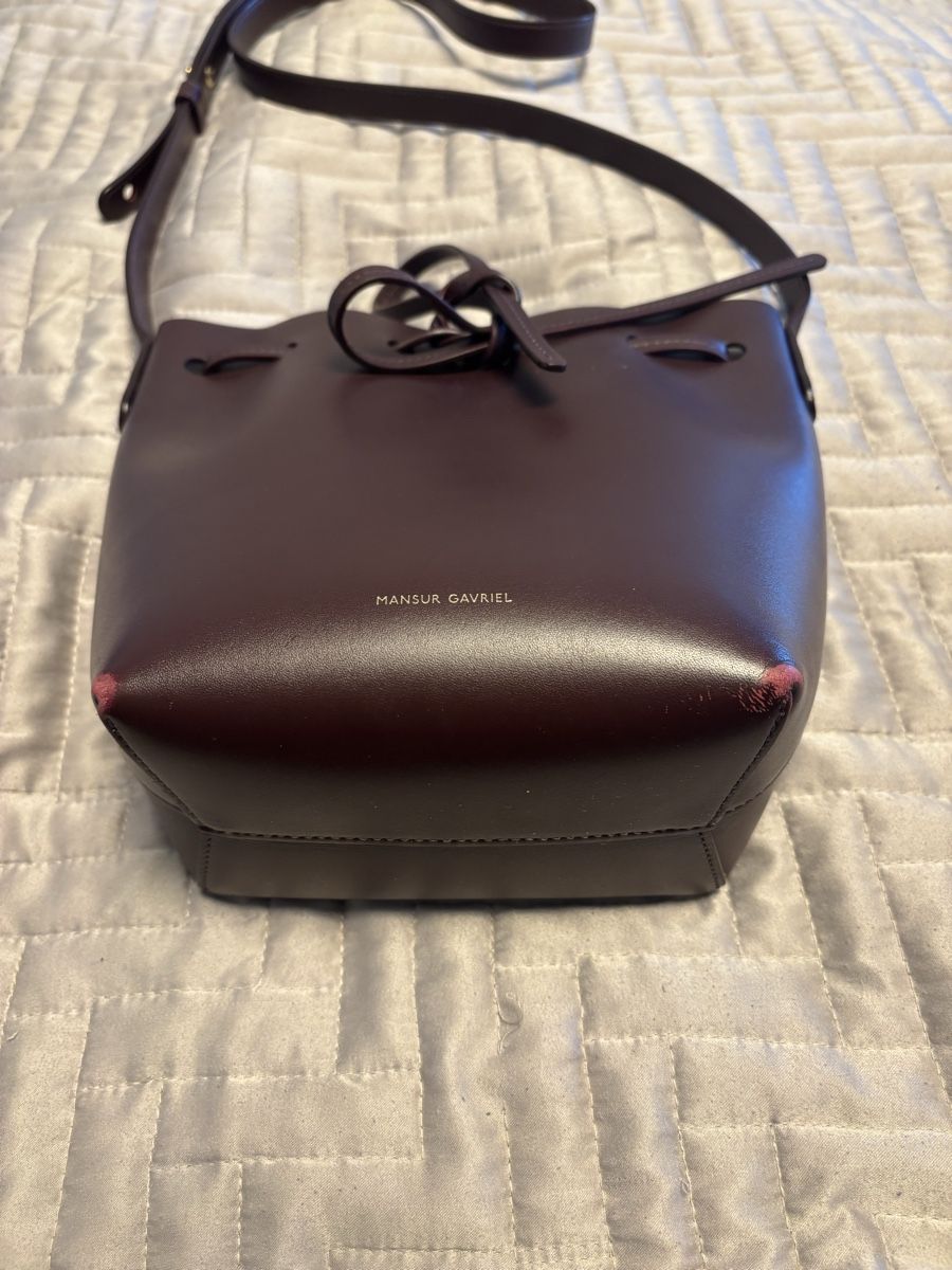 Mansur Gavriel Borse da donna: Mansur Gabriel mini bucket bag in Bordeaux – Usato da Oberägeri venduto da LacLeman39 3