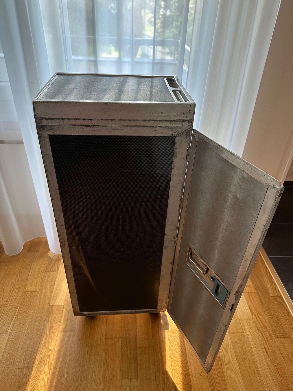 Sonstiges zu Aviatik: Flugzeugtrolley mit Schubladen – Gebraucht aus Zürich von Chrugeli73 4