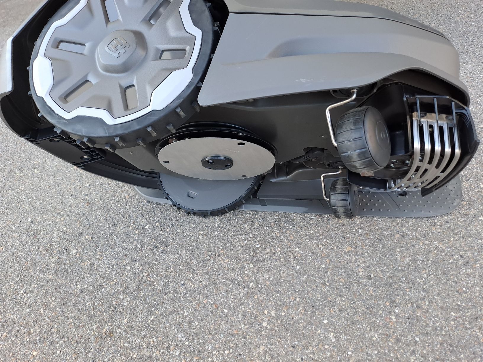Husqvarna Rasenmäher: Automower Husqvarna 310 E Nera – Neu (gemäss Beschreibung) aus Gossau SG von MX450 5
