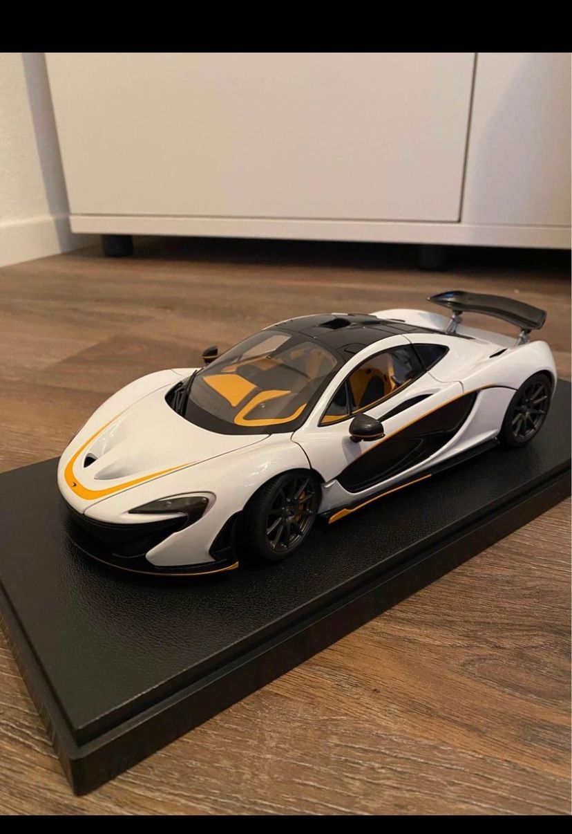 Mclaren Modellautos: McLAREN P1 ALASKAN DIAMOND – Neu und originalverpackt aus Tecknau von ZoZo9917