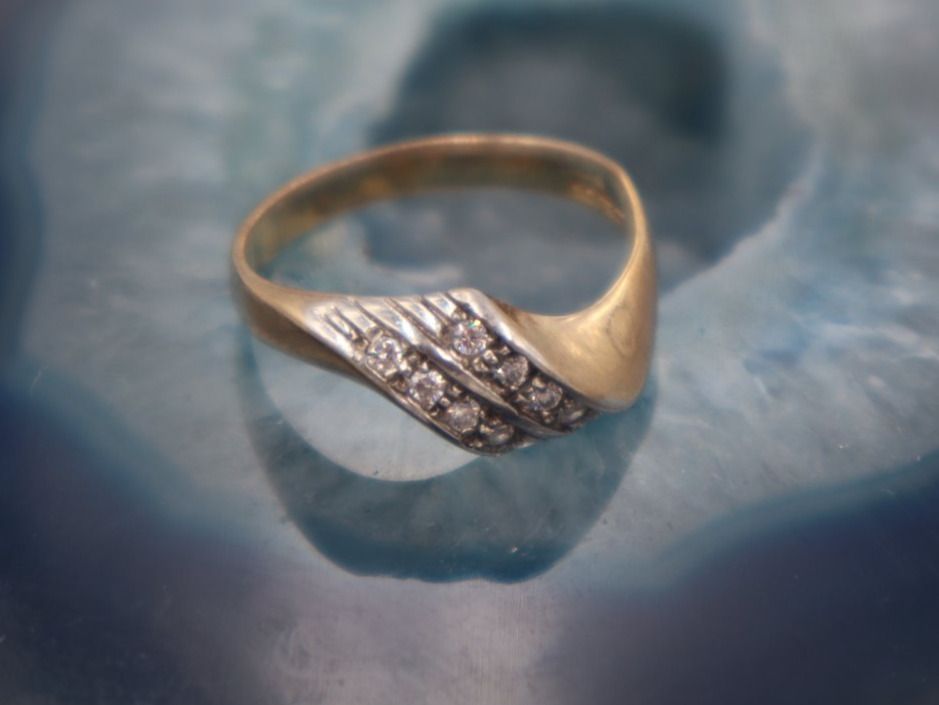 Anelli: Gold Ring Damen, 375 Gelbgold – Usato da Baden venduto da TellsKuchenhaus 1