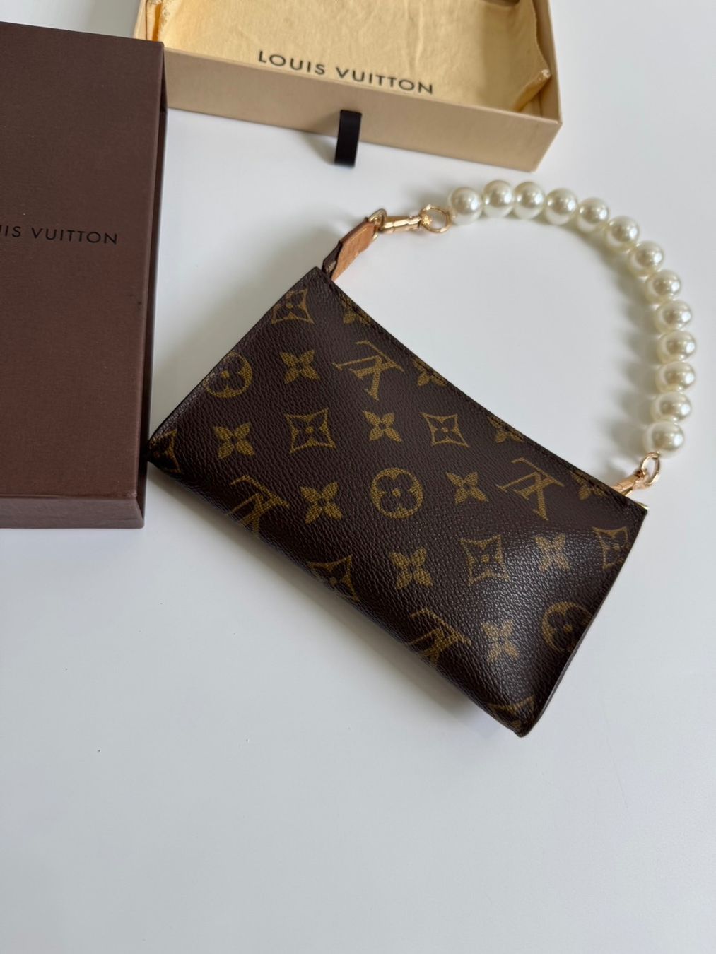 Louis Vuitton Sacs: Louis Vuitton toiletry pouch pm – D'occasion à Buch am Irchel par Pukpan_99 1