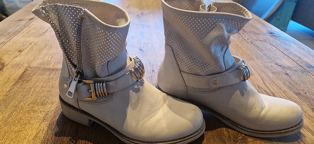 Scarpe da donna: Coole Boots – Usato da DOTTIKON venduto da fabnico