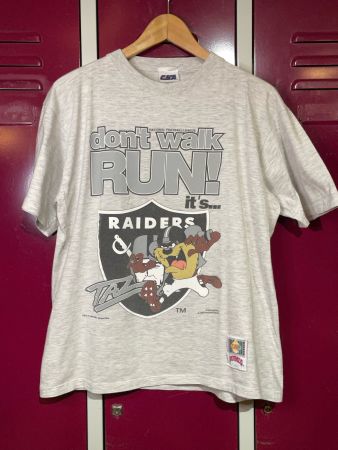 VINTAGE NUTMEG 1996 LOS ANGELES RAIDERS X TAZ T-SHIRT Sz: S