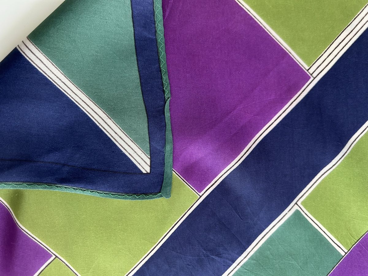 Foulard & Sciarpe: Vintage Scarf Geometric Pattern Silk Brand Vera Neumann – Usato da Saland venduto da ele_vc96 2