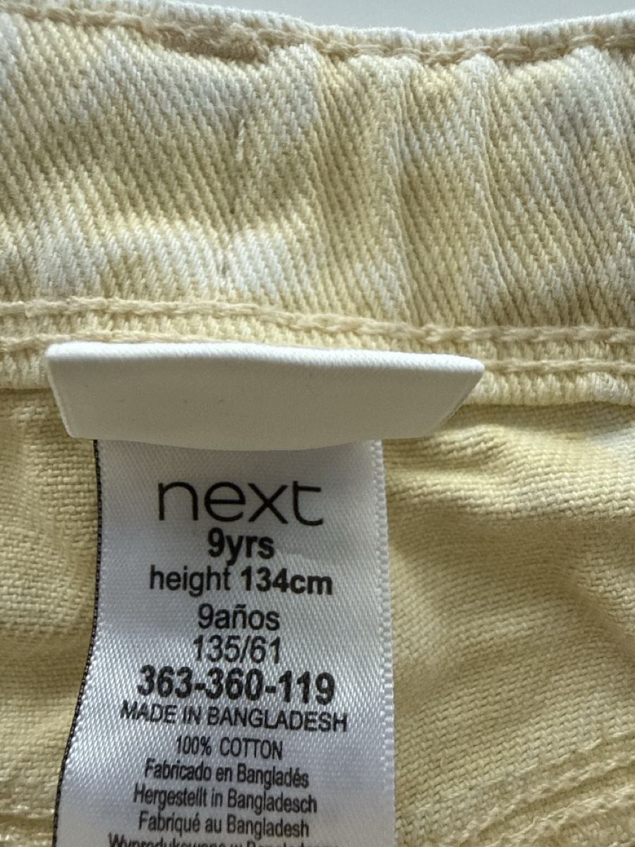 Next Pantaloni: Jeans shorts von Next Gr. 134 hellgelb, Spitze – Nuovo (secondo la descrizione) da Freidorf TG venduto da nad_fxh7 3