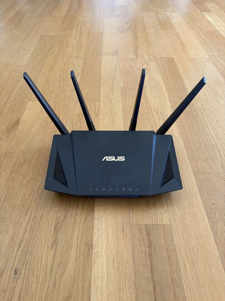 Asus Modems & Router: ASUS RT-AX58U Router – Gebraucht aus Regensdorf von WetTowel42