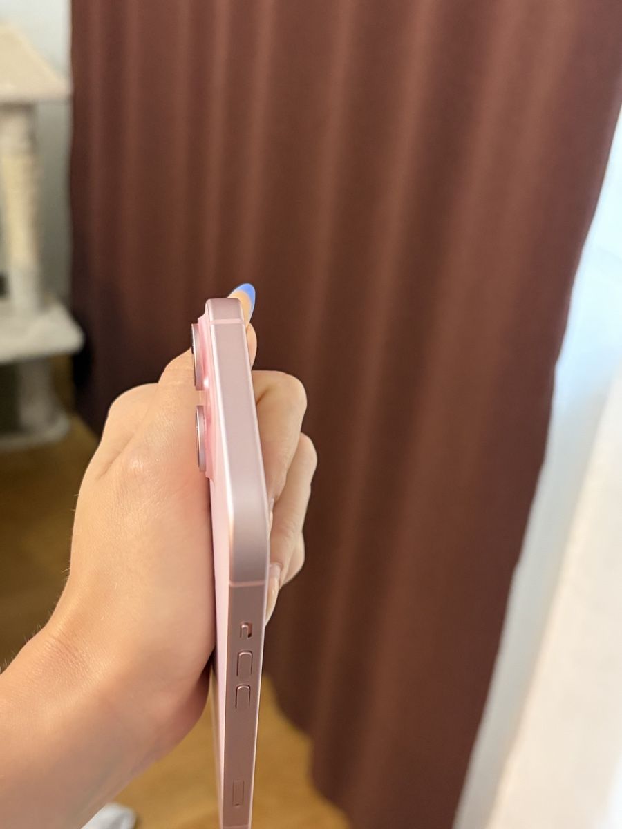 Apple Handys / Smartphones: iPhone 15 256GB rosa – Gebraucht aus Spiez von deborahsarahhh 3