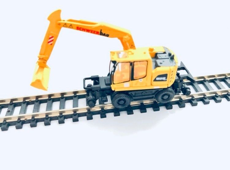 Modellini di ferrovie: LIEBHERR Schienenbagger in OVP SPUR N #500 – Nuovo e nell'imballaggio originale da Oberbuchsiten venduto da Orsetto24 3