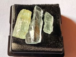 3 unbehandelte, natürliche Berylle (davon 1 Aquamarin)