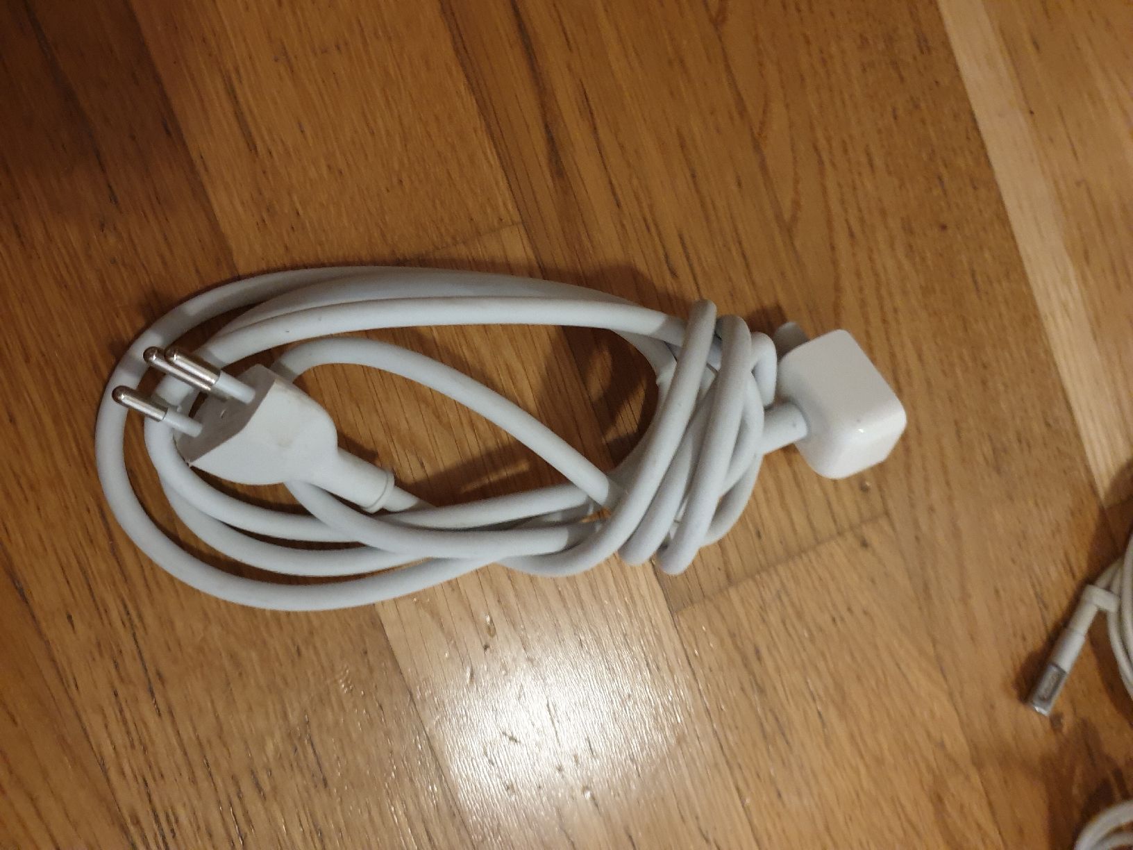Apple Cavi: Apple MacBook MagSafe Netzteil Kabel 003 – Usato da Ittigen venduto da Ziok187