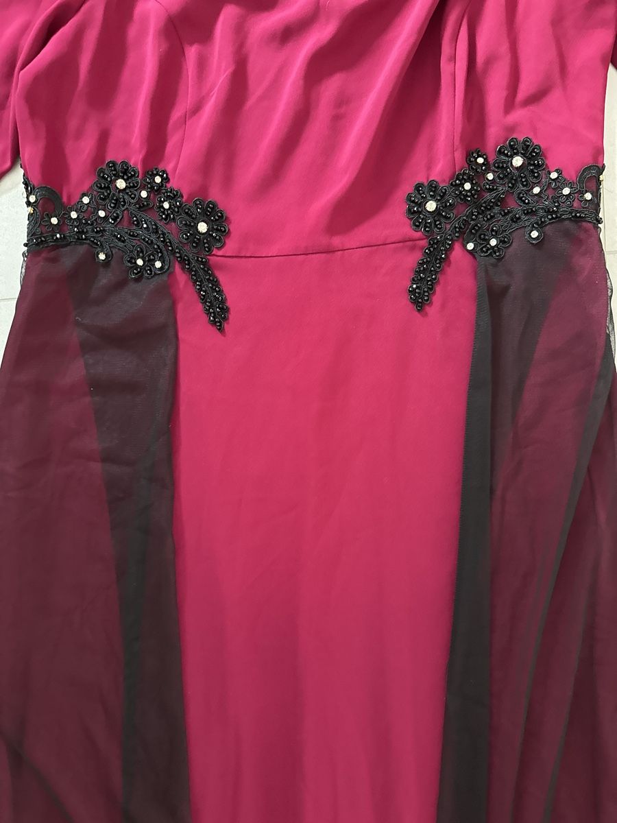 Vestiti: Damen Kleid Bordeau Grösse 42 – Usato da Zug venduto da Hehe 4
