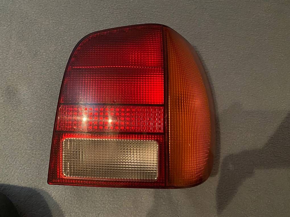 Toutes les pièces auto: Vw Polo 3  Original Rückleuchten  – D'occasion à Thalwil par Simone1992 2
