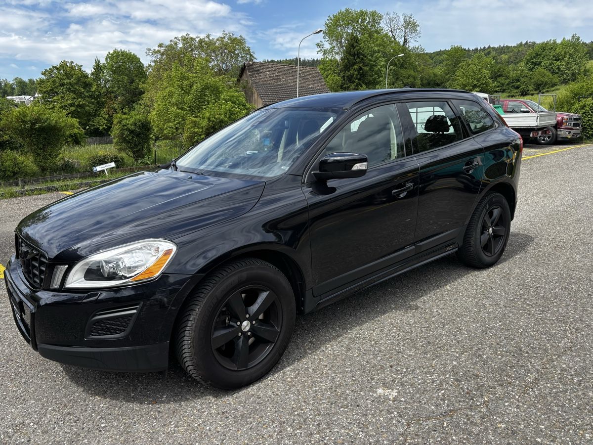 Volvo Automobili: Volvo XC60 D4 AWD Husky – Usato da Männedorf venduto da Merlin034