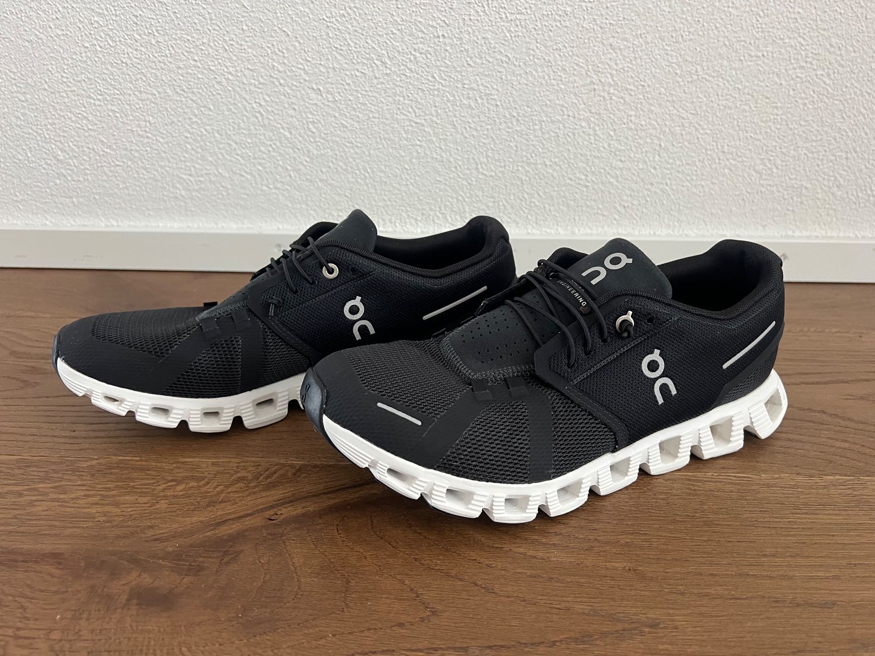 Scarpe da uomo: On Cloud 5 Men Shoes size 43 Black & White – Nuovo (secondo la descrizione) da Urdorf venduto da karol.muszkiewicz 3