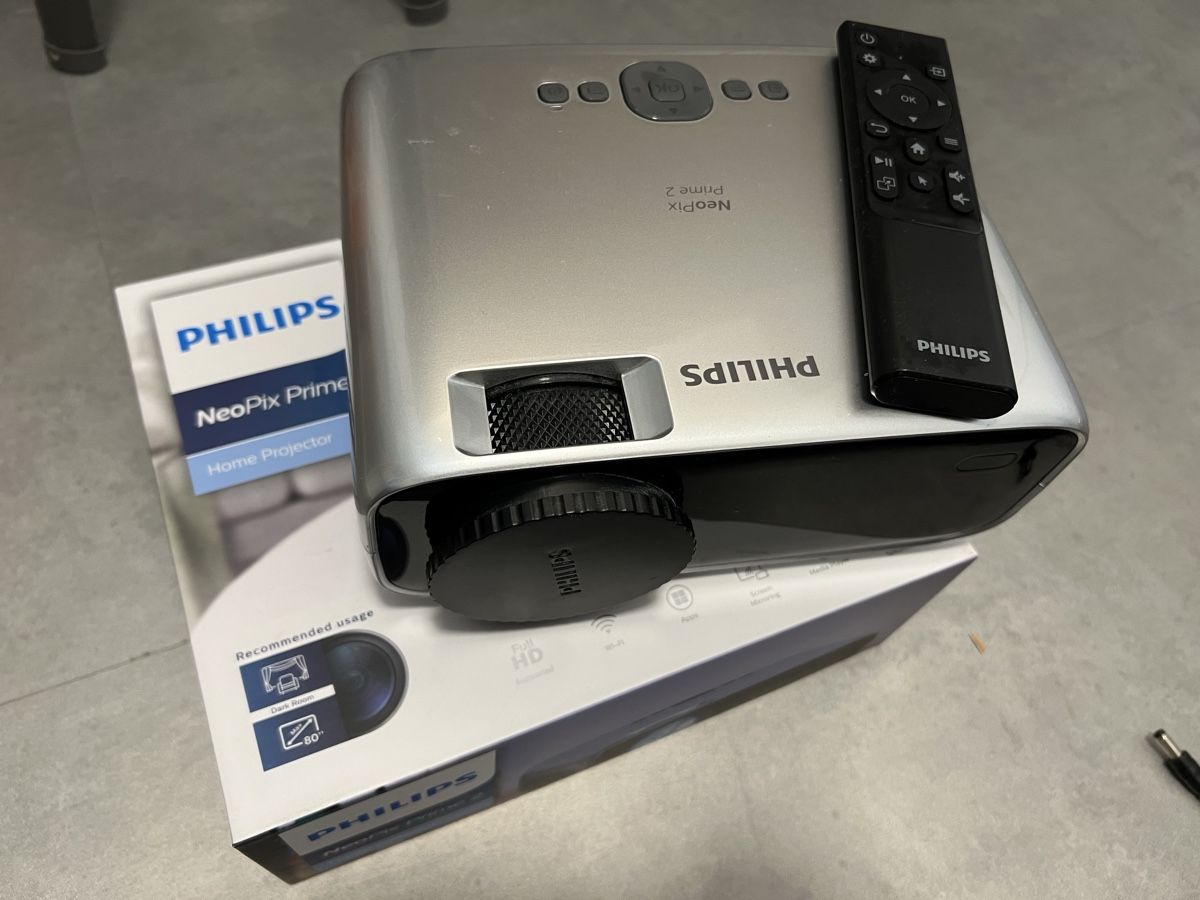 Philips Proiettori: Philips NeoPix Prime Home Projector – Usato da Zürich venduto da Bingxin