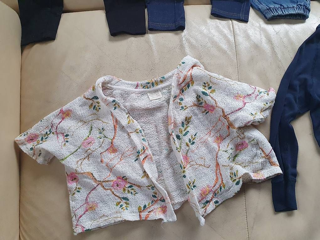 Lotti & Set di vestiti: Kleiderpaket Mädchen Grösse 116 /122 – Usato da Ebmatingen venduto da zeitlos-gesund.ch 1