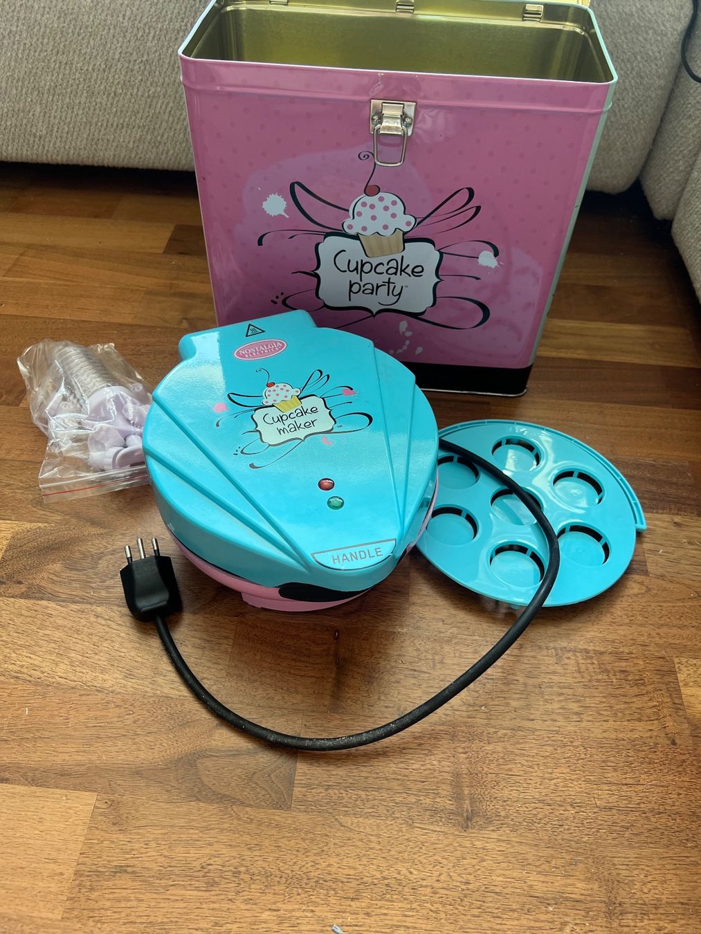 Küchengeräte: Cupcake Maker – Gebraucht aus Jona von Sariksa