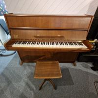Klavier/Piano Rieger Kloss Modell 110 romantik + Gondelstuhl